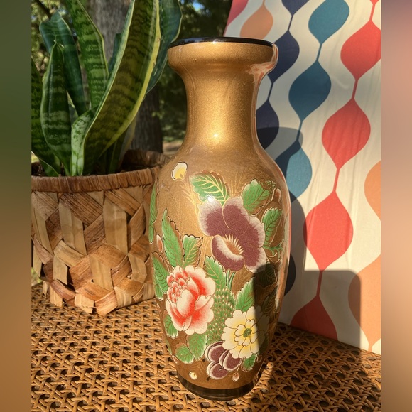 Golden Chinoiserie Painted Peonies Ceramic Vase - Picture 4 of 12